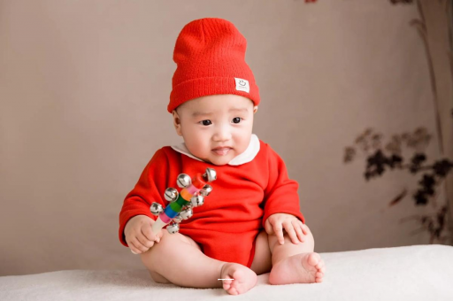 阳春六个月宝宝总是摇头